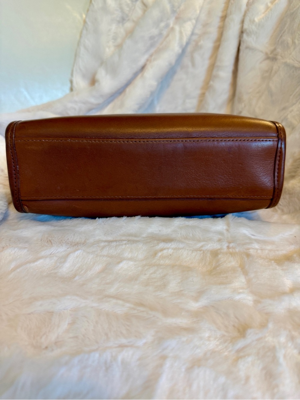 Vintage Coach Court bag in British Tan 9870 - Picture 6 of 16